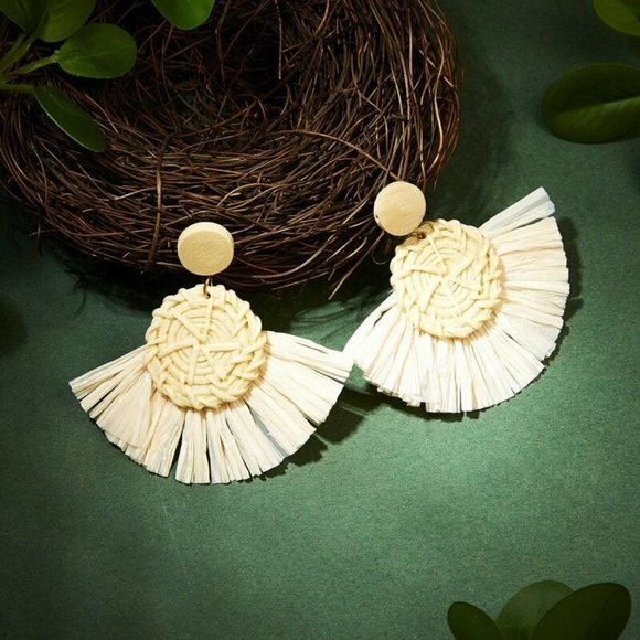 NIP Straw Bamboo Woven Earrings - Picture 2 of 3